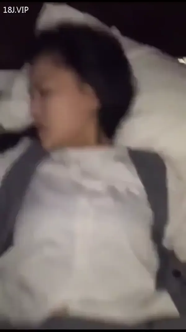 爆干到高潮射精到嘴里