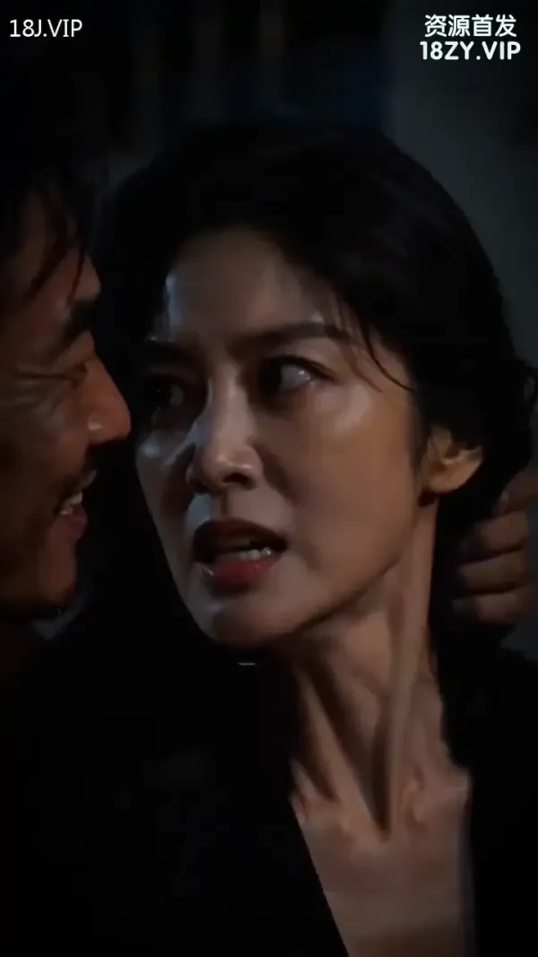 AI成人短剧 被绑的母女