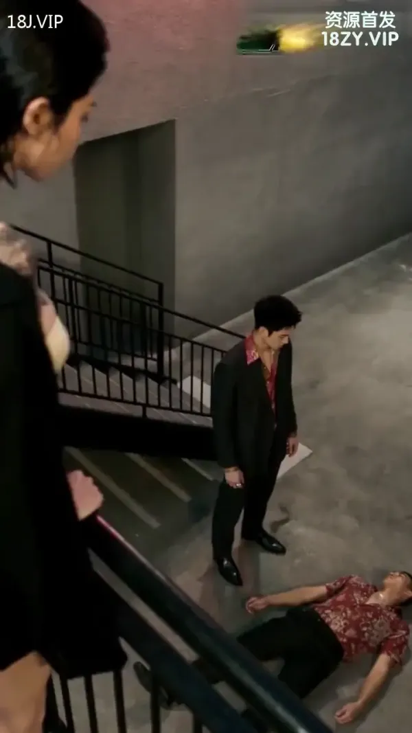 AI短剧 穿越港综操女主