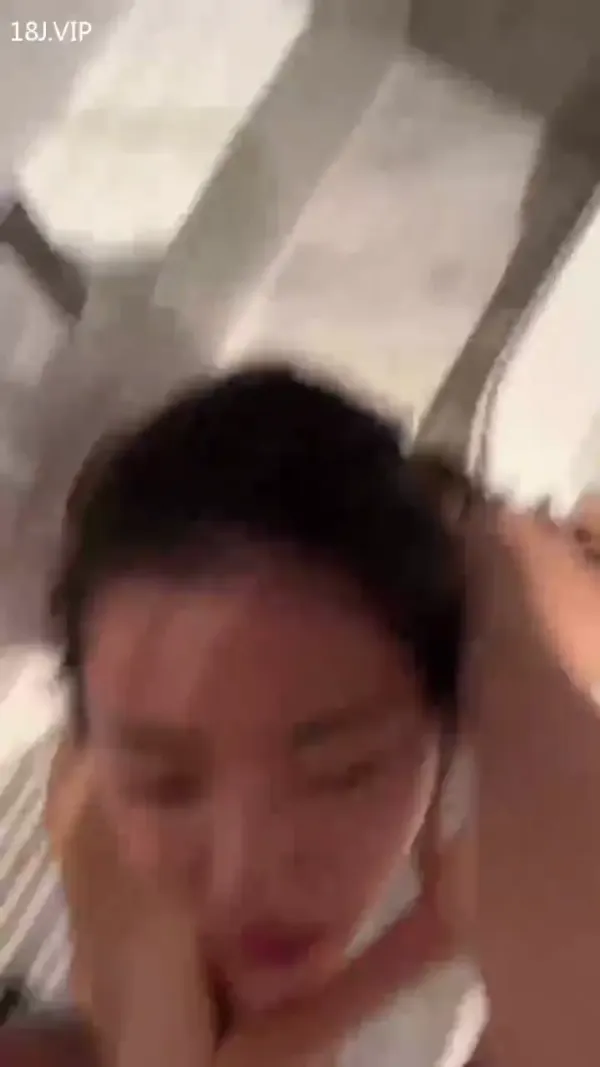 喝尿的前女友