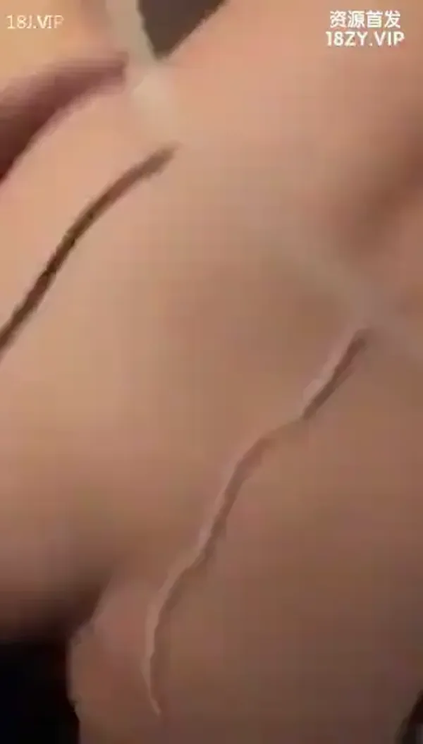 边打电话边被操的骚母狗