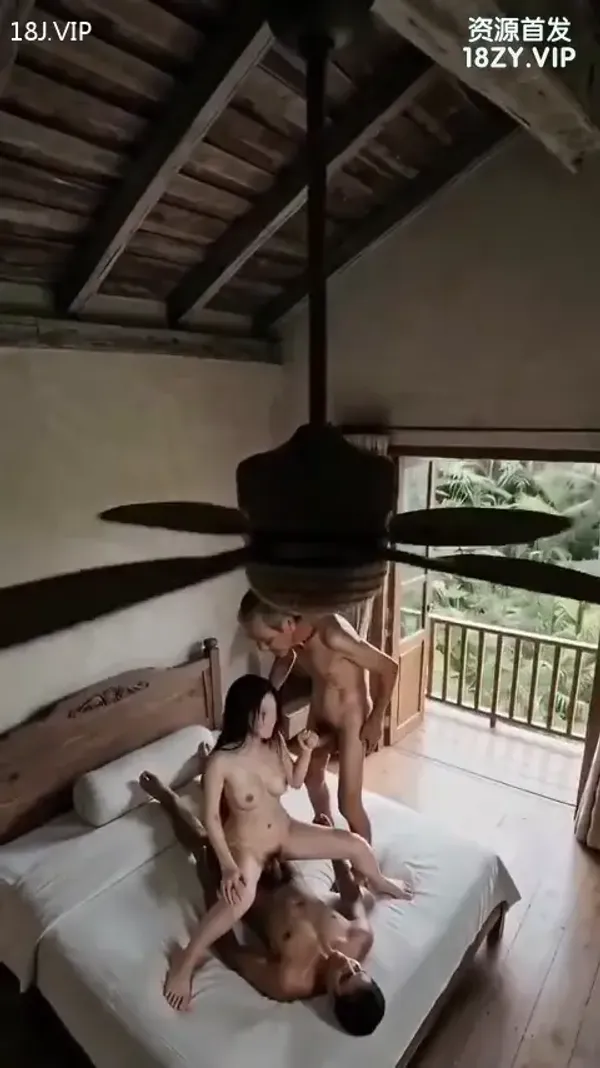 AI成人短剧 夏天好热 封面