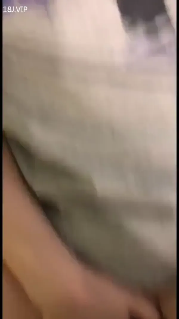 大屌无套爆操反差婊海报