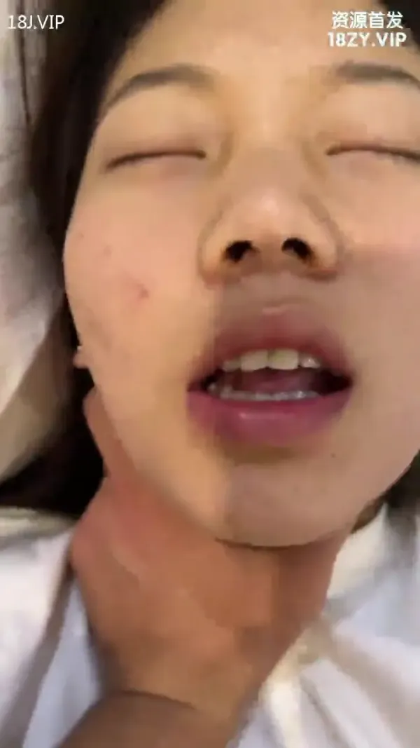 把骚女友干到叫爸爸
