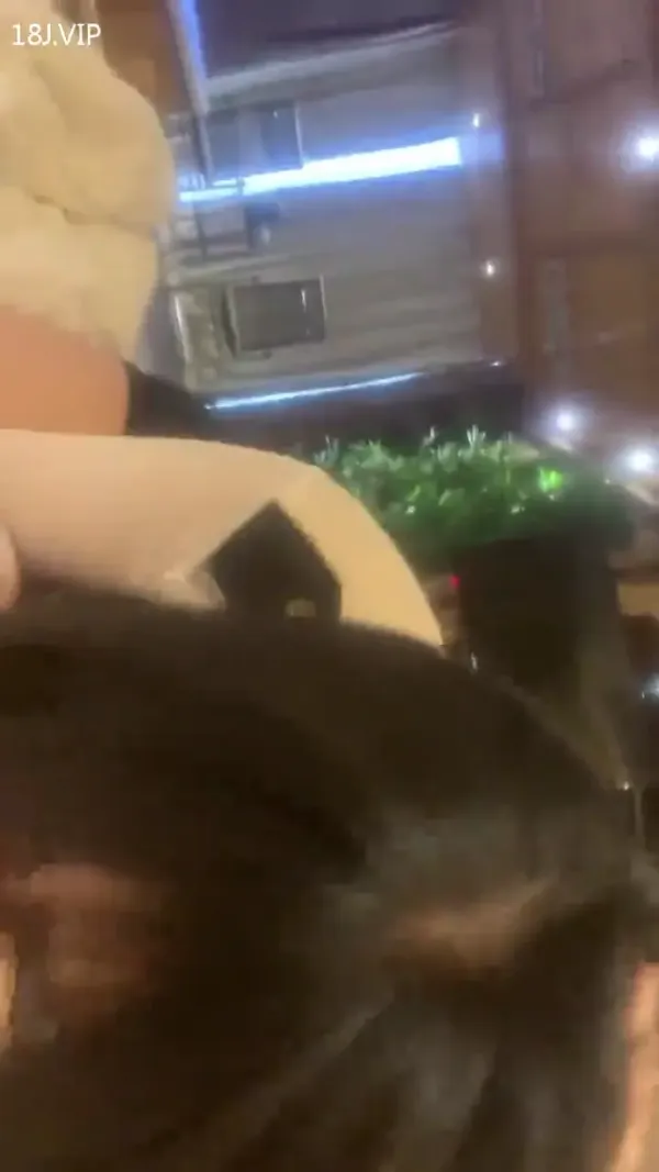 制服骚货猛猛吃鸡巴