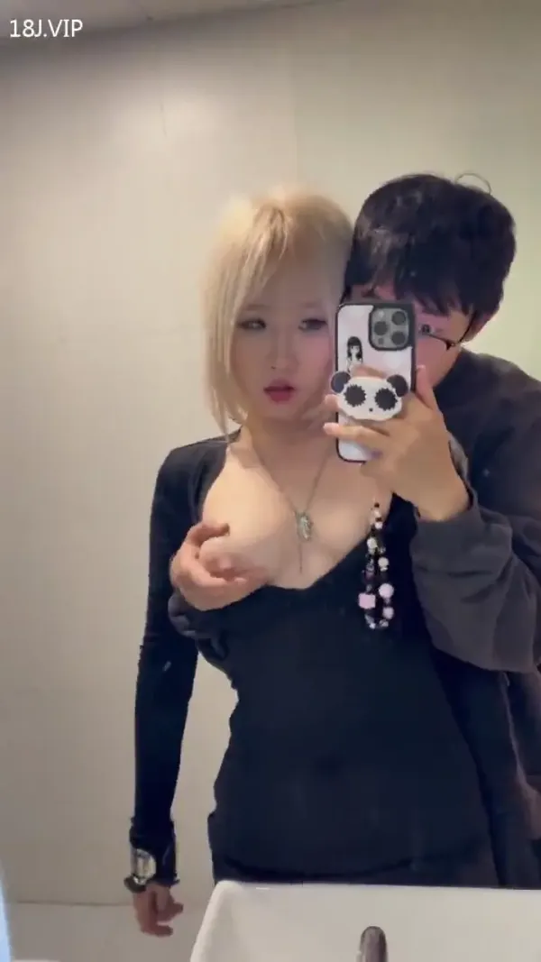 丰满女友酒店极致调教