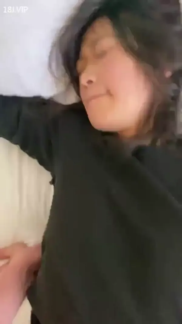 萌妹大奶紧穴无套狂操