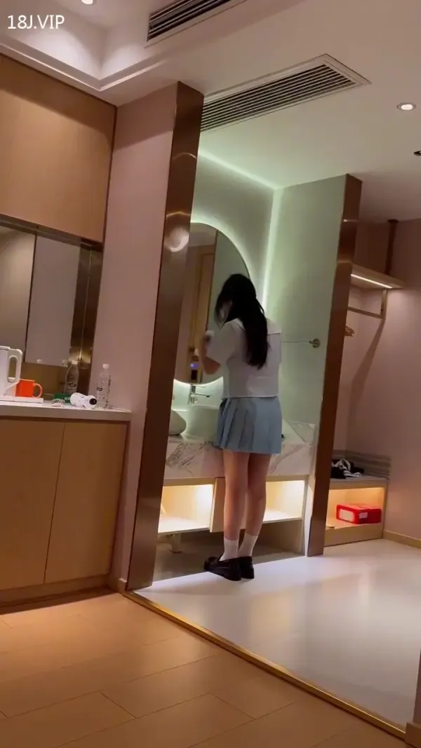 双马尾被后入狂操