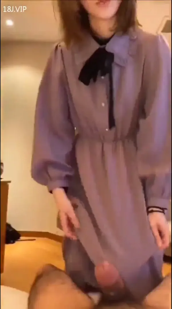 短发美女口交大肉棒