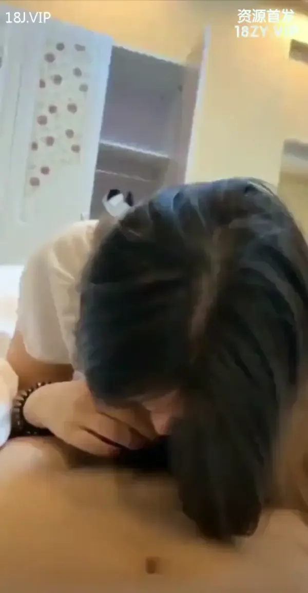 颜值骚妻口交