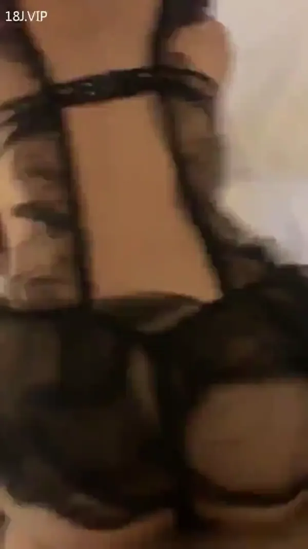 无套后入狂操黑丝少妇 封面
